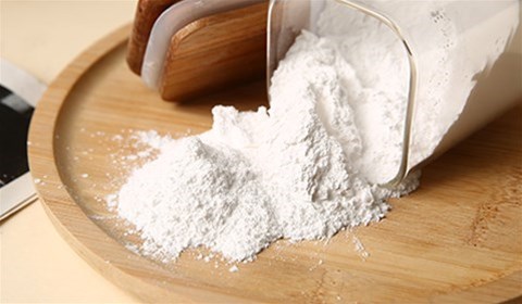 添加5%過量硅酮粉導(dǎo)致TPR鞋材表面出現(xiàn)斑點(diǎn)，調(diào)整為3%添加比例就可以解決